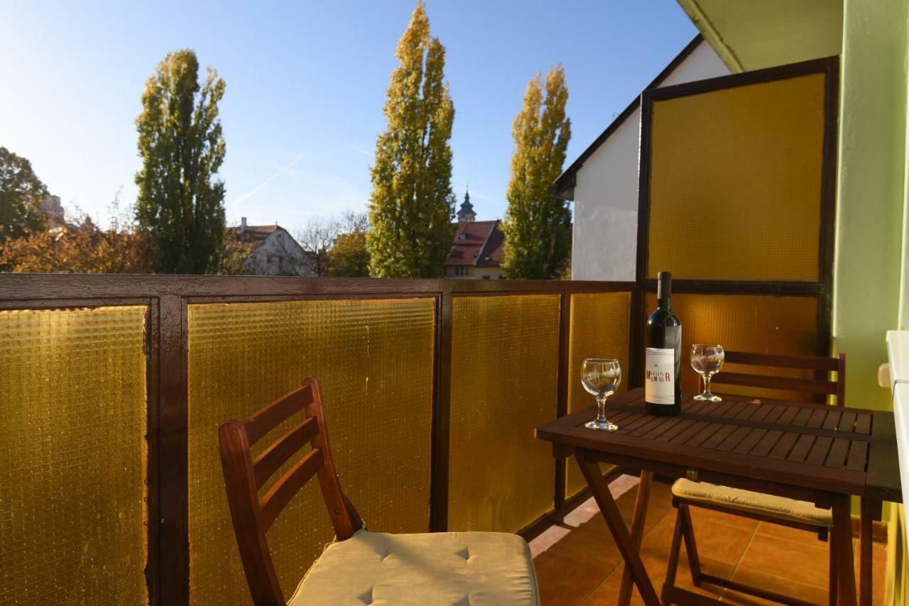 Vitalis Apartman Eger Bagian luar foto