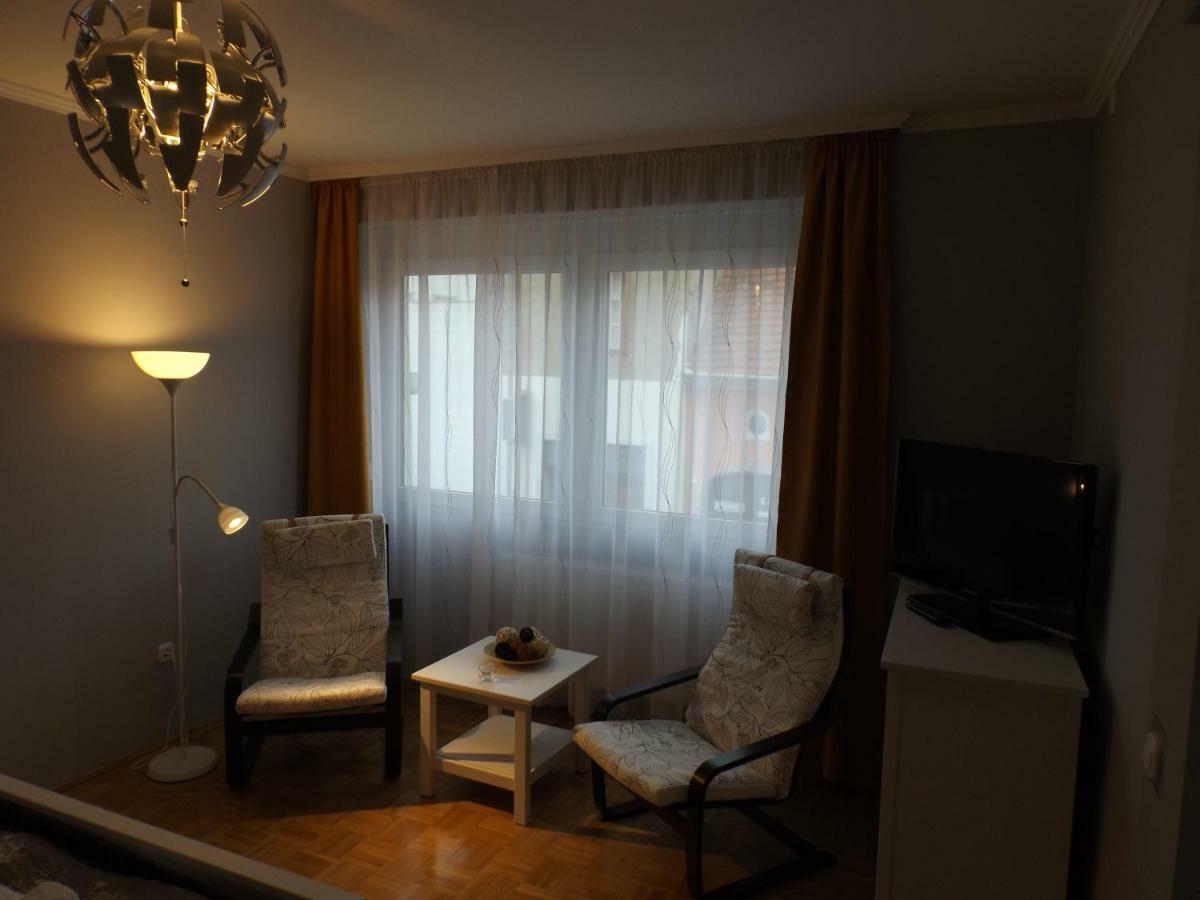 Vitalis Apartman Eger Bagian luar foto