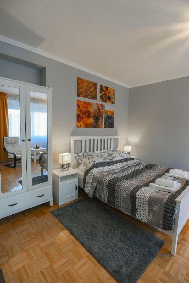 Vitalis Apartman Eger Bagian luar foto