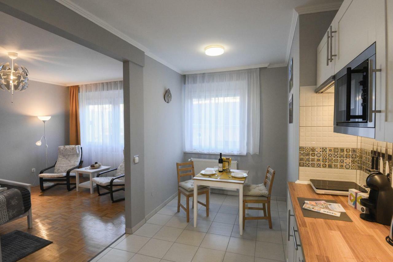 Vitalis Apartman Eger Bagian luar foto